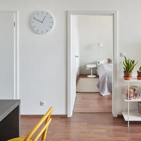 Days - One-bedroom With Balcony And Garage Parking Near The Vltava River In Holesovice Appartamento Praga