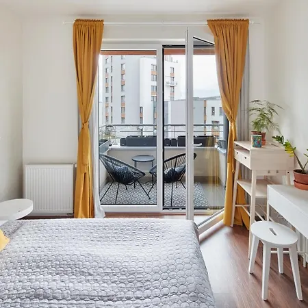 Days - One-bedroom With Balcony And Garage Parking Near The Vltava River In Holesovice * Praag