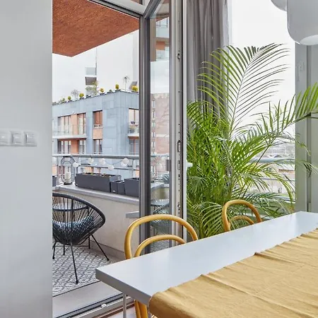 Apartment Days - One-bedroom With Balcony And Garage Parking Near The Vltava River In Holesovice *