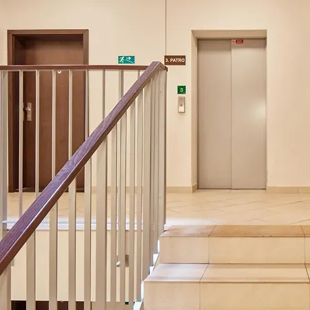 Apartment Days - Bright Interior - Free Parking - Spacious Layout Prague